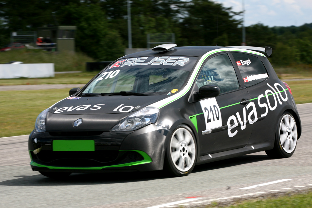 Jan Engelbrecht og Jacob Kristensen vandt Clio klassen foran trioen Thomas Wulff, Jan Seerup og Martin Vedel Mortensen.
(Foto: Motorsporten.dk)